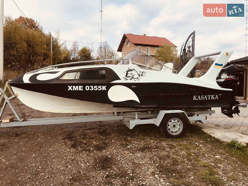 Амур м