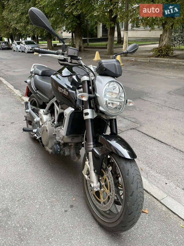 Aprilia Mana