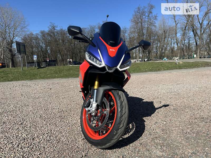 Спортбайк Aprilia RS