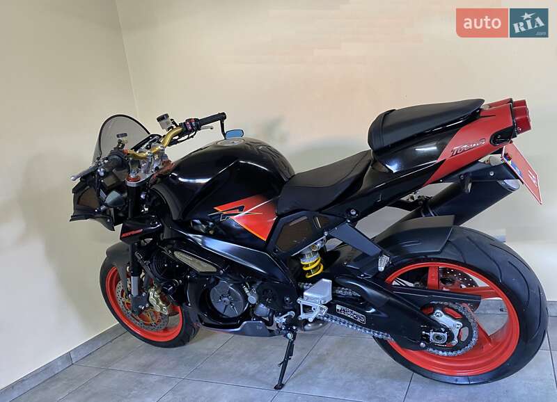 Мотоцикл Спорт-туризм Aprilia RSV 1000 R