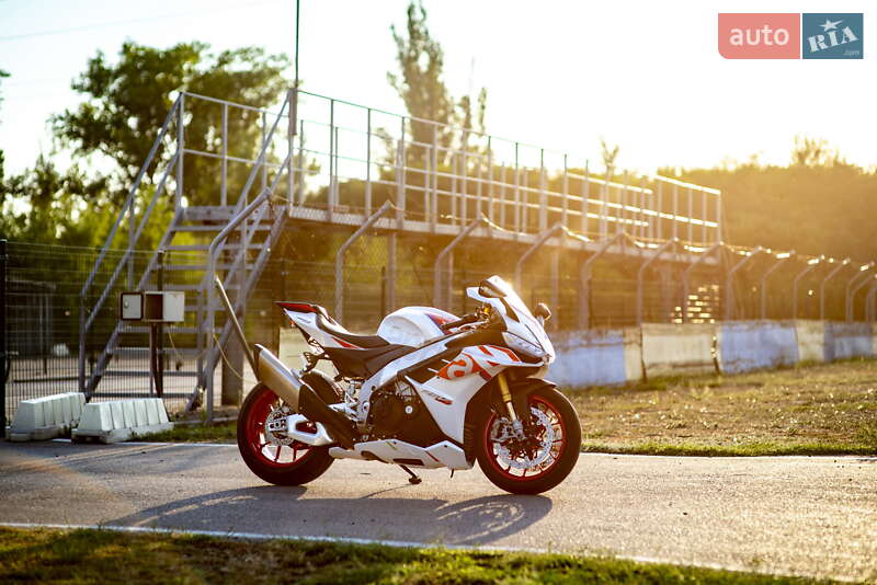 Aprilia RSV4