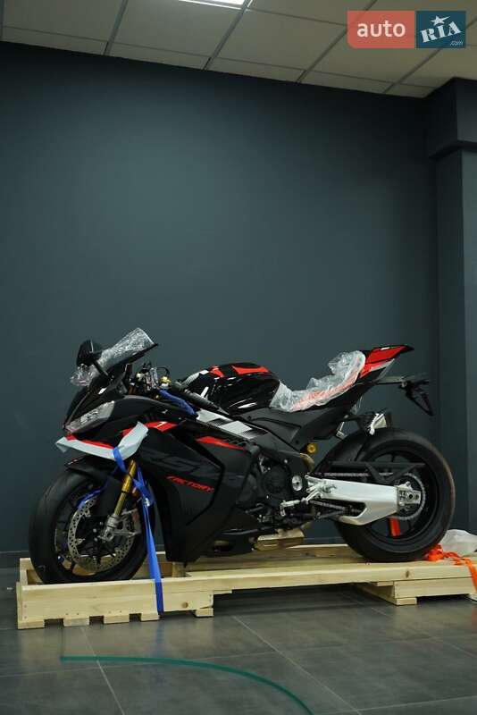 Спортбайк Aprilia RSV4