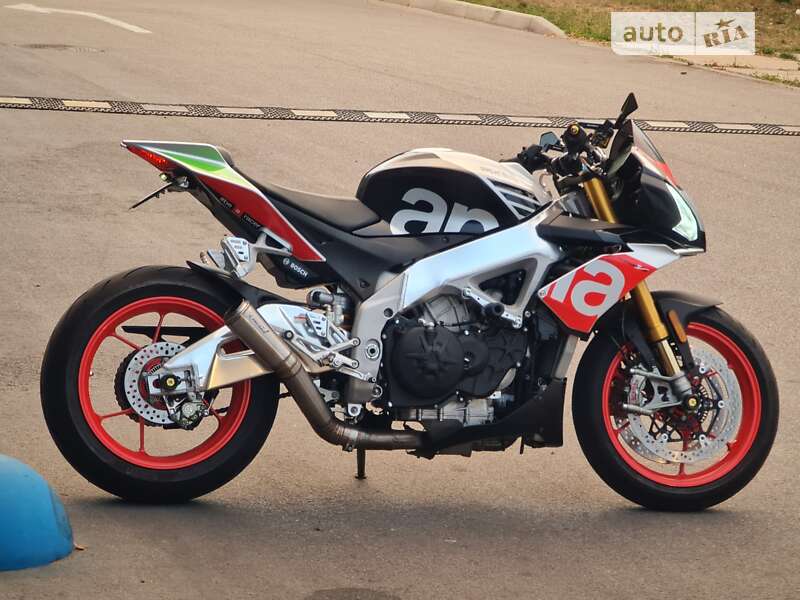 Aprilia Tuono V4 1100