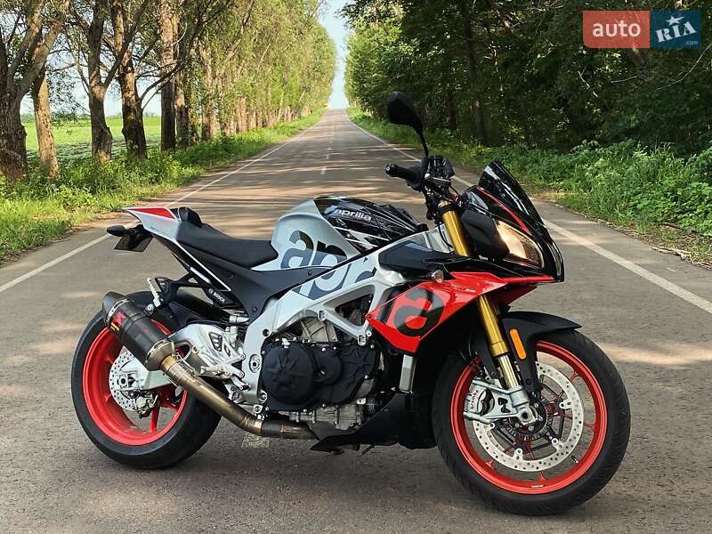 Спортбайк Aprilia Tuono V4 1100
