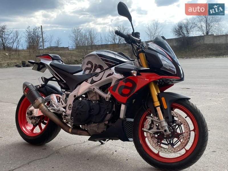 Спортбайк Aprilia Tuono V4 1100