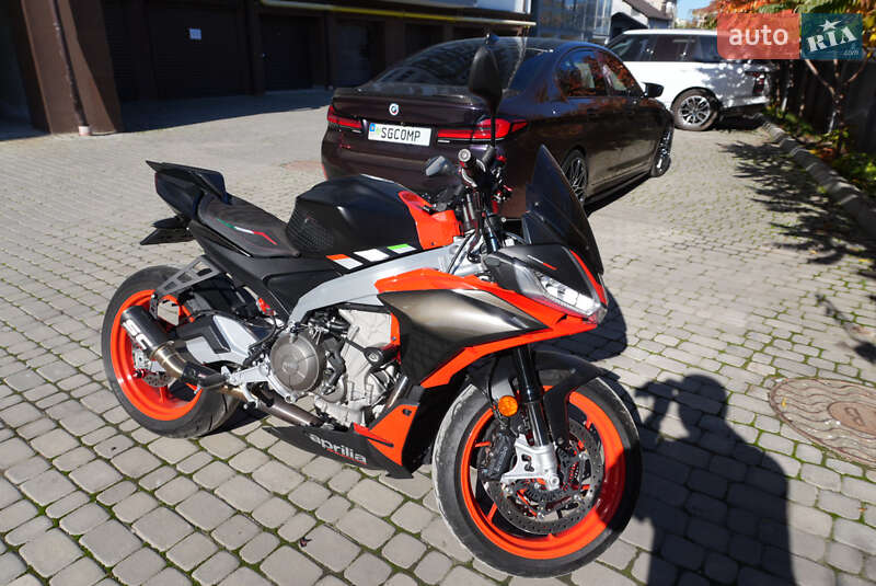Спортбайк Aprilia Tuono