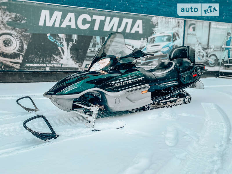 Горные снегоходы Arctic cat T