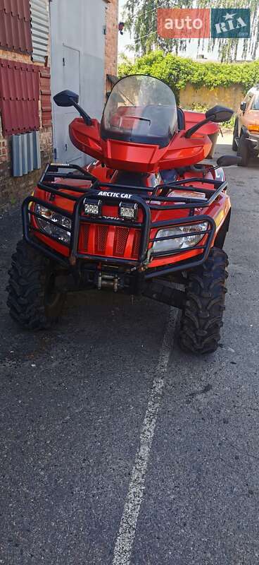 Arctic cat TRV 700