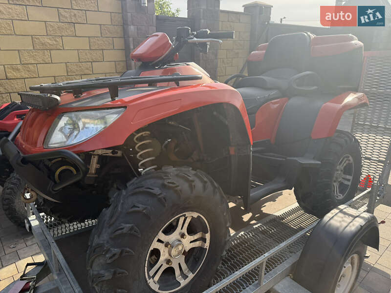 Arctic cat TRV 700