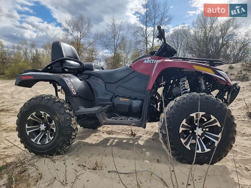 Arctic cat TRV 700