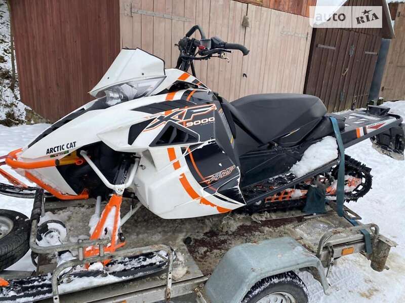 Спортивные снегоходы Arctic cat XF