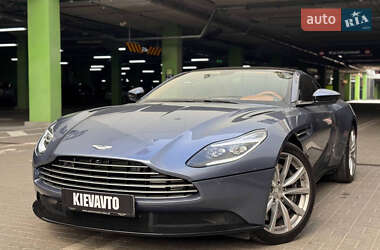 Aston Martin DB11  2017