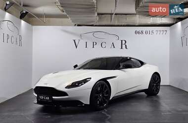 Aston Martin DB11  2018