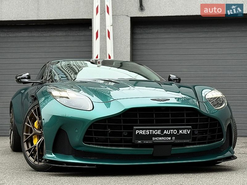 Aston Martin DB12