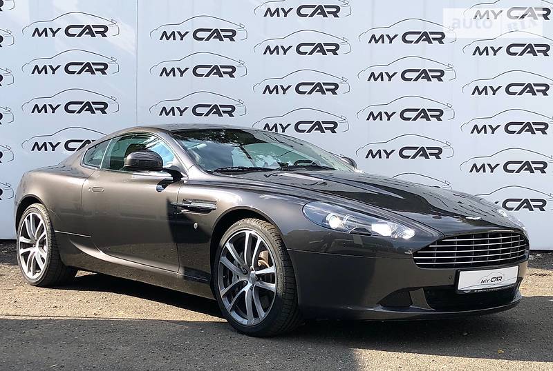 Aston Martin DB9 2011 року