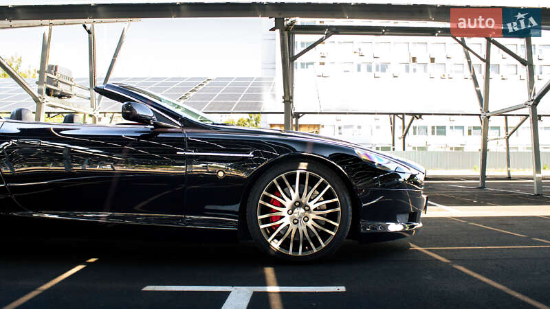 Aston Martin DB9