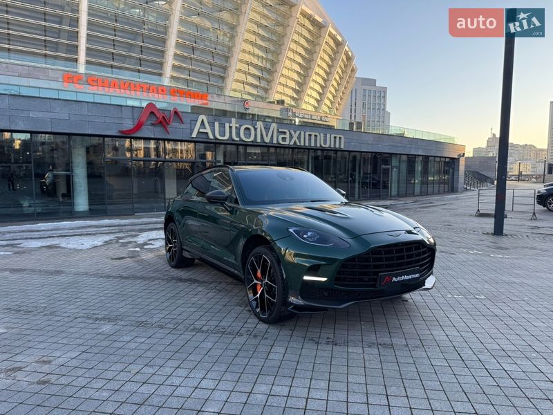 Aston Martin DBX 707