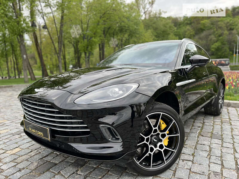 Внедорожник / Кроссовер Aston Martin DBX