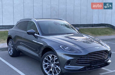 Aston Martin DBX  2021