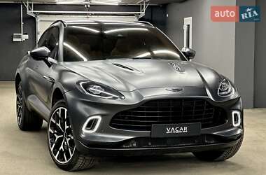 Aston Martin DBX  2021