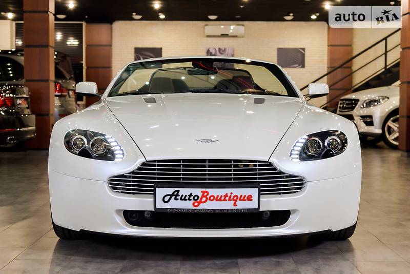 Aston Martin Vantage 2010 року