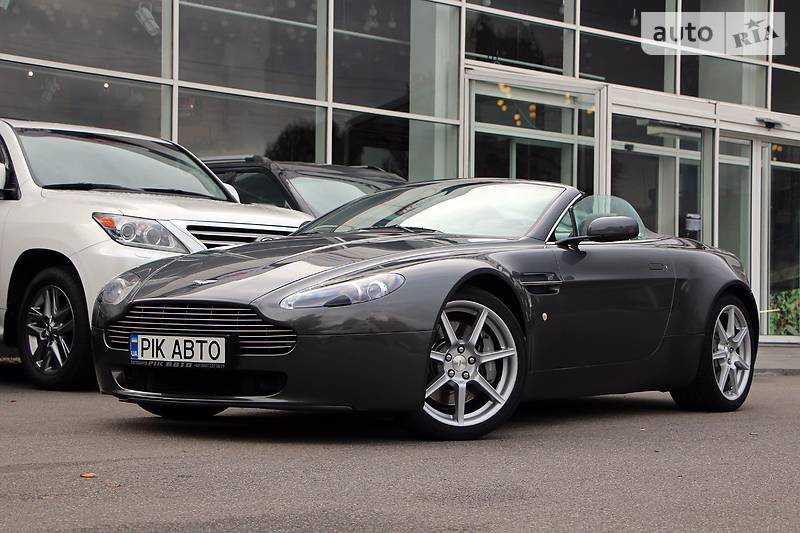 Aston Martin Vantage 2009 року