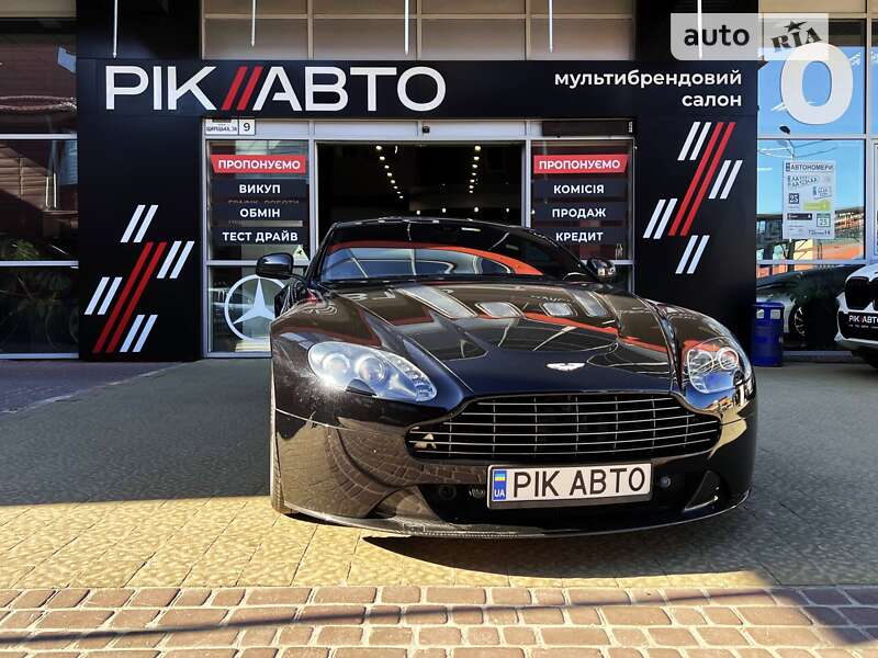 Купе Aston Martin Vantage