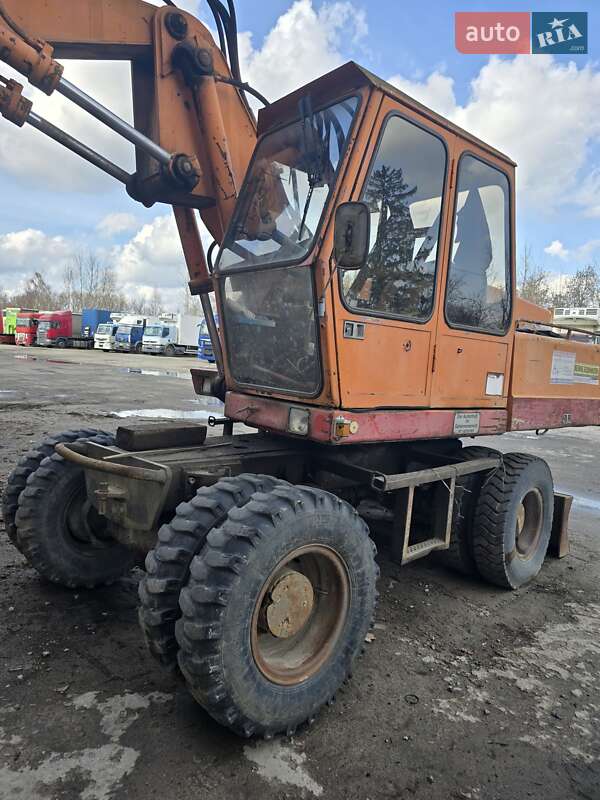 Екскаватор навантажувач Atlas 1604