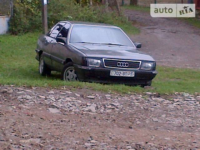 Седан Audi 100 1990 в Ужгороді