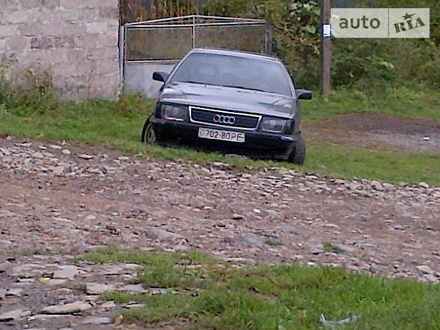 Седан Audi 100 1990 в Ужгороді