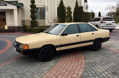 Audi 100  1989