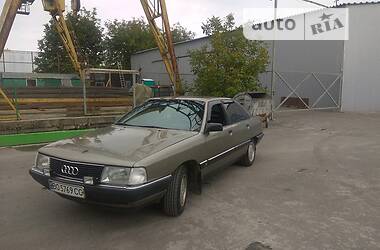 Audi 100  1990