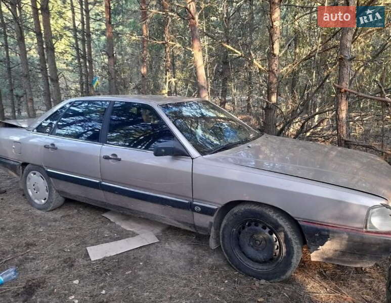 Седан Audi 100 1987 в Чернигове