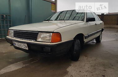 Audi 100  1986