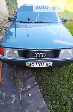 Audi 100  1990