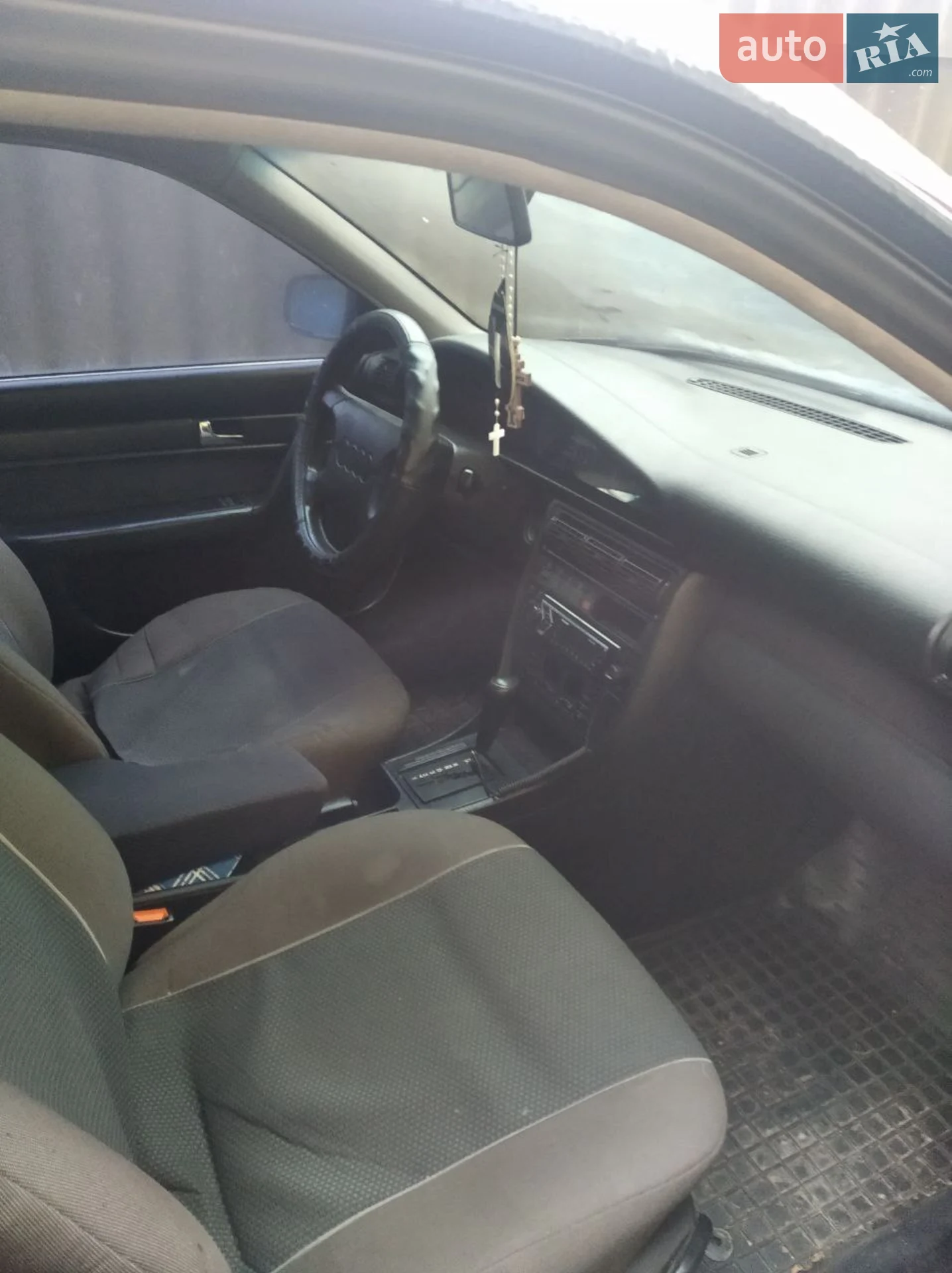 Audi 100 1994 VIN WAUZZZ4AZRN008887 фото оголошення 2 з 6