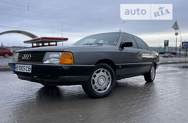 Audi 100  1990