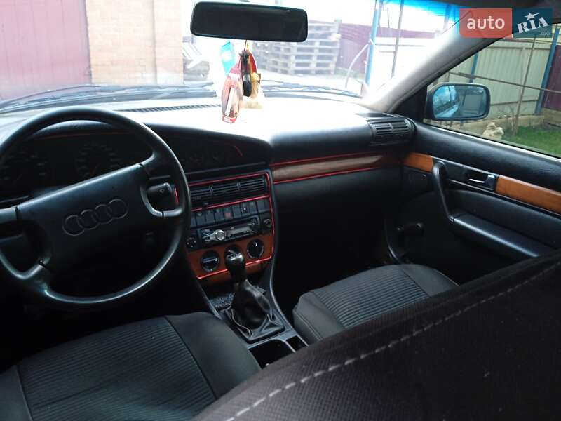 Седан Audi 100 1991 в Деражне