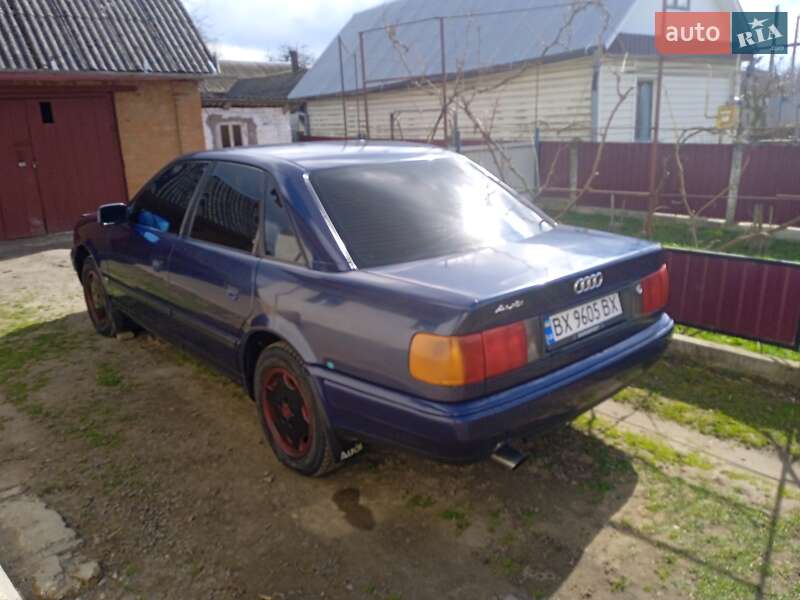 Седан Audi 100 1991 в Деражне