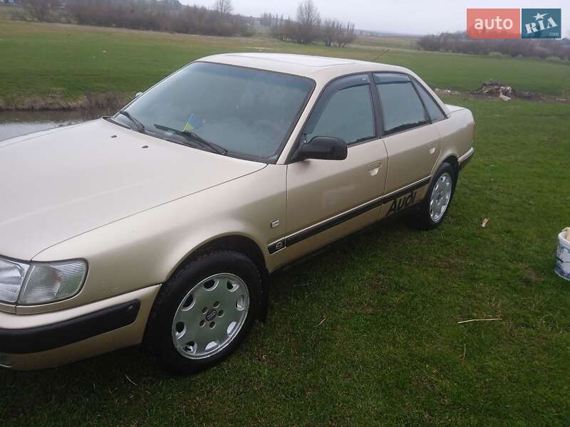Audi 100 1992 Audi 100 1992