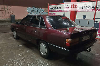 Audi 100  1990