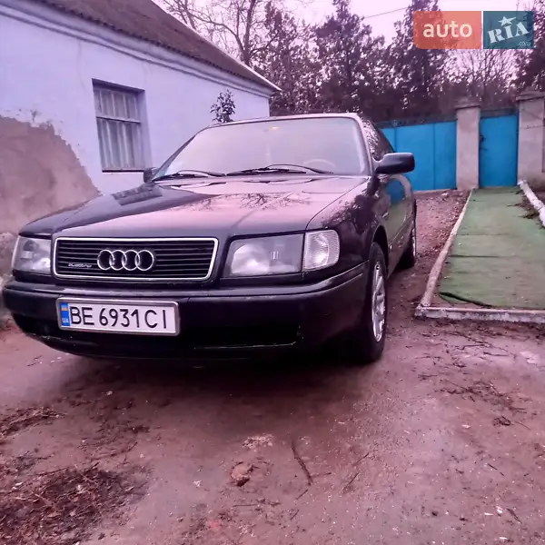 Audi 100