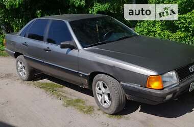 Audi 100  1985