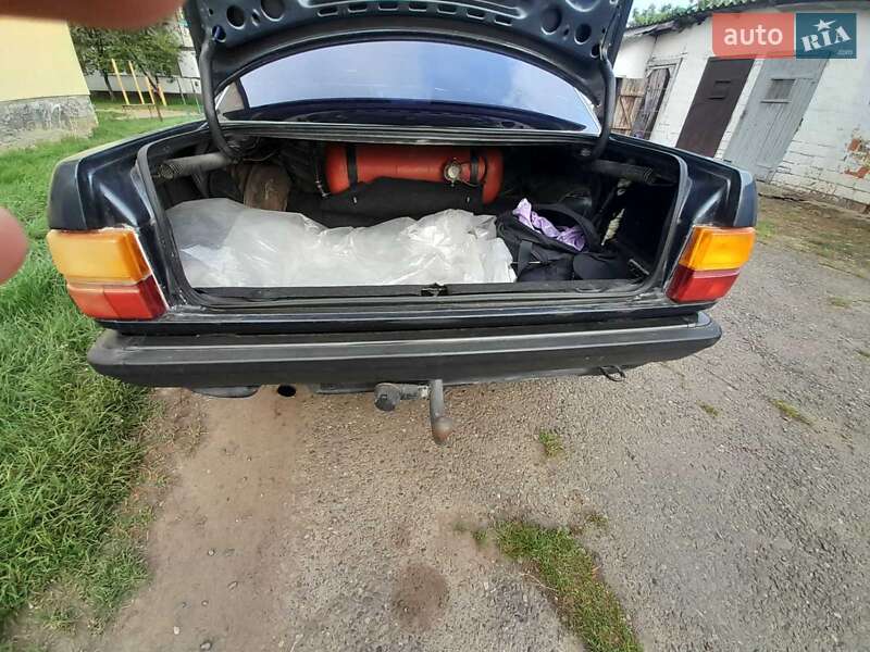Седан Audi 100 1990 в Чернівцях