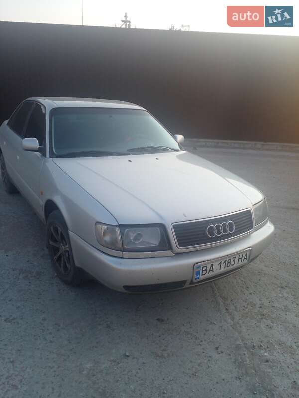 Седан Audi 100 1994 в Новоукраинке