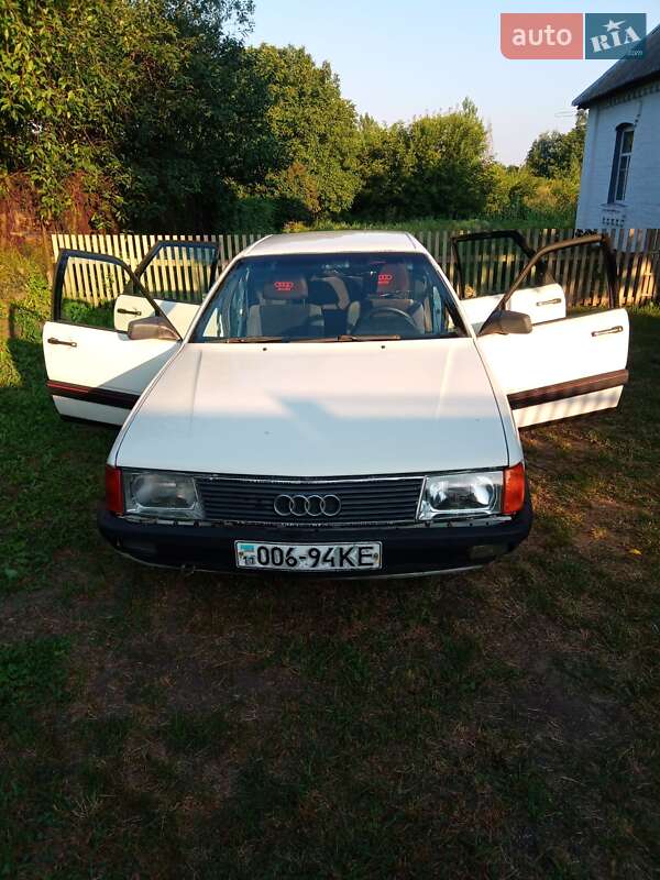Audi 100 1988 Audi 100 1988