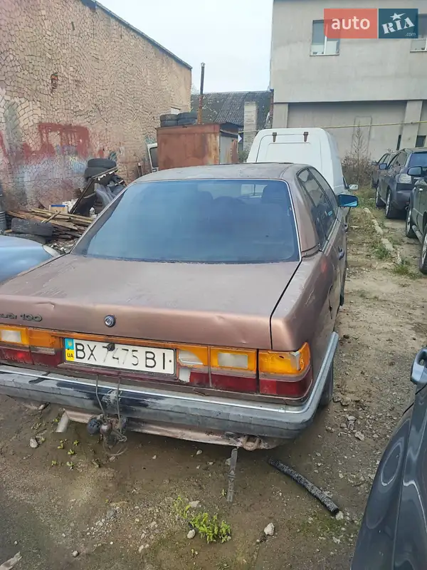 Audi 100