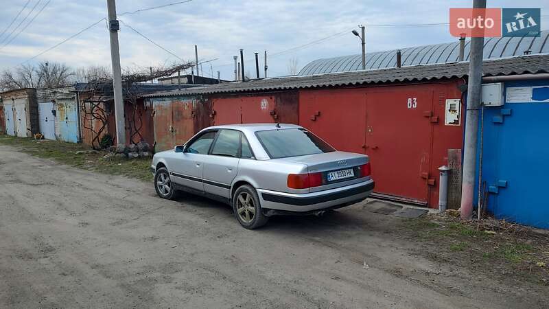 Audi 100