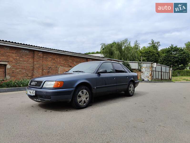 Audi 100 1992 року в Чернівцях