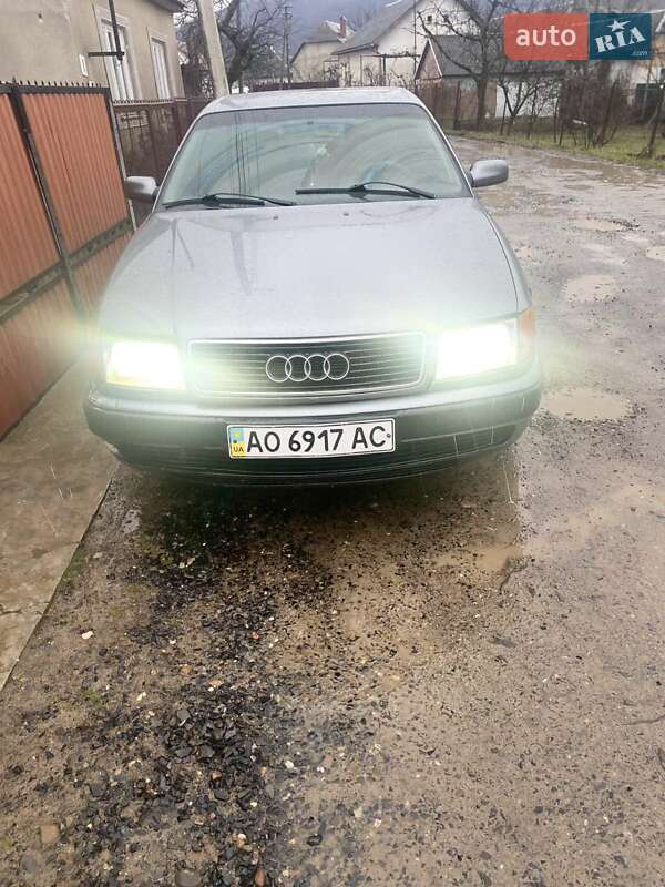 Седан Audi 100 1993 в Ужгороді